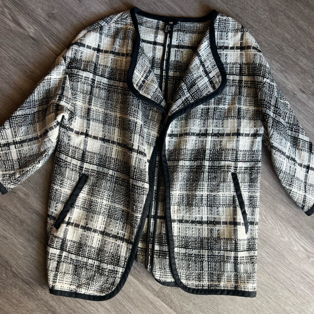H&M Black and White Cape Jacket with Classic Plaid Design